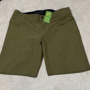 Pearl Izumi Men's Olive mountain bike shorts